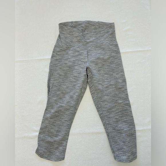 Lululemon Cropped Running Leggings - Size 6 - Picture 2 of 8